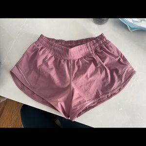 Lululemon Hotty Hot Short Size 6 Regular